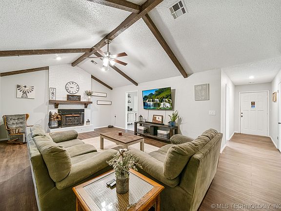 3rd image of 25702 S Greenway Dr