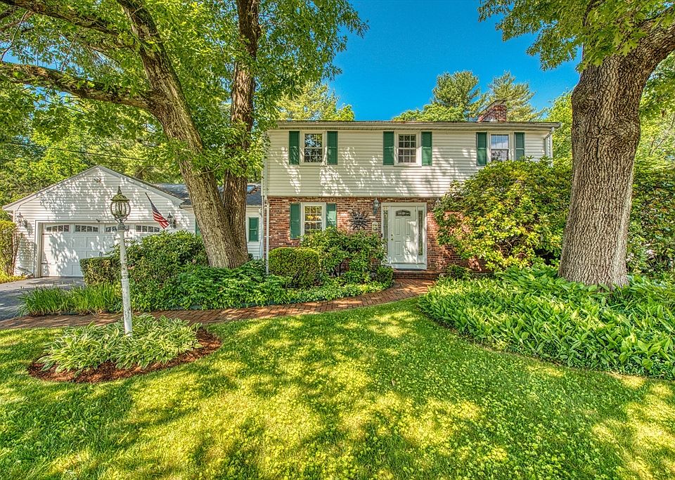 1st image of 21 Tosca Dr