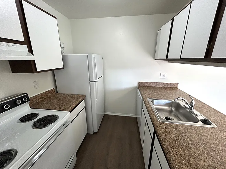 Windsor Place Apartments — Photo 55