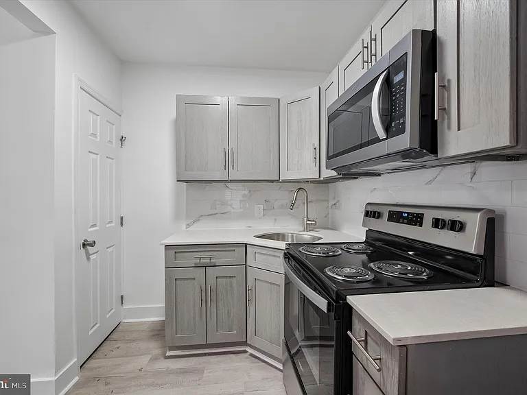 2522 N Opal St — Photo 6
