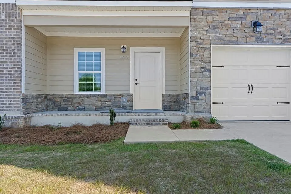 1208 Jessie Way - 1 — Photo 2