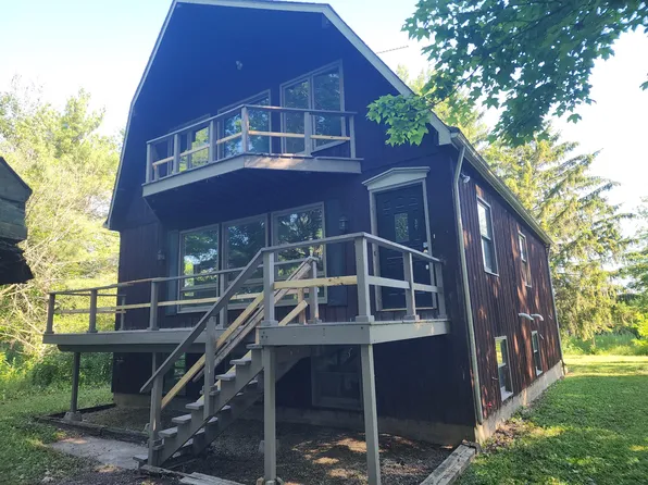 509 E Burdick Rd, Chesterton, IN 46304