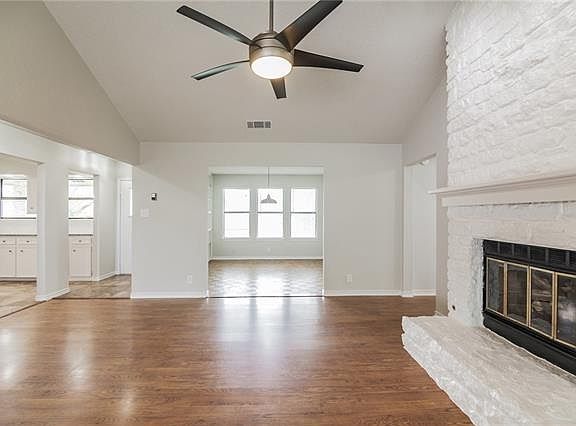 2nd image of 1718 Creek Bend Cir