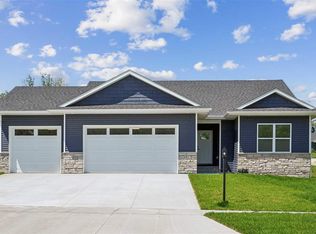 1415 Legend Dr, Tiffin, IA 52340