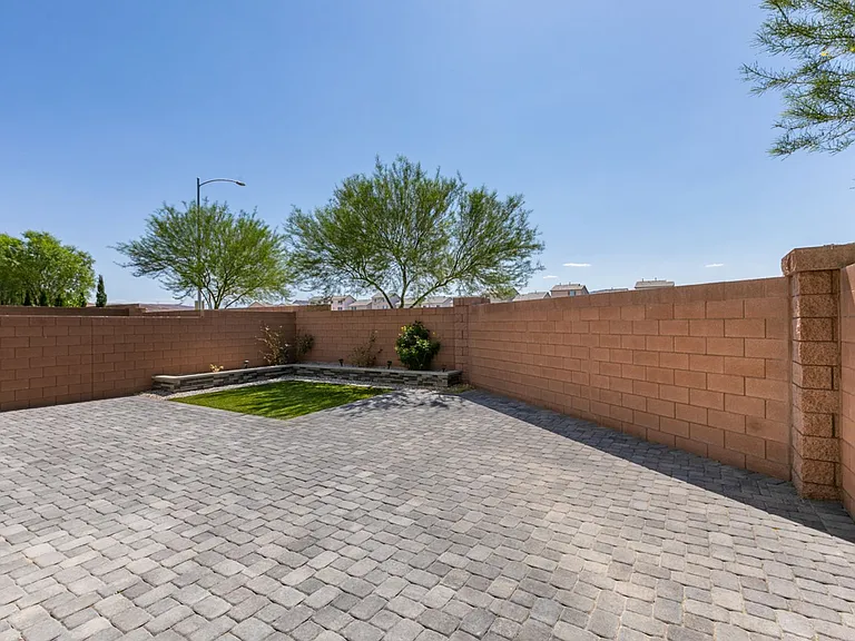 10303 Dallington St — Photo 48