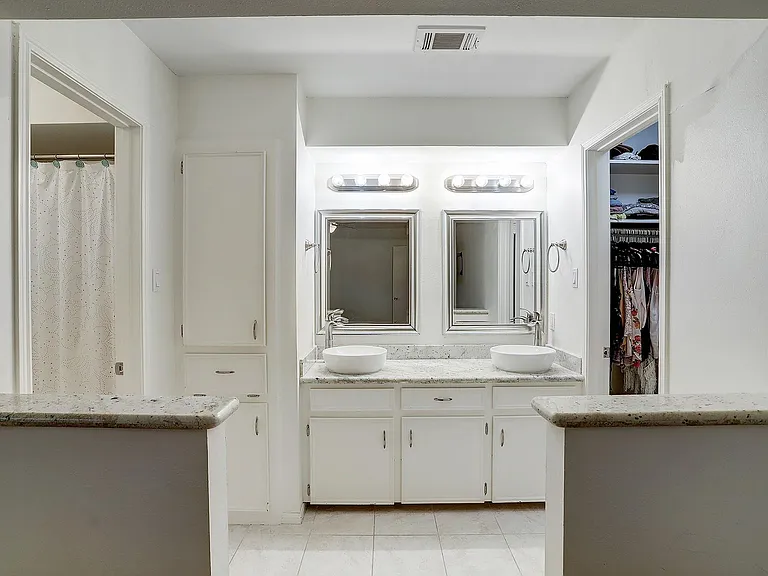 12523 Briar Forest Dr — Photo 35