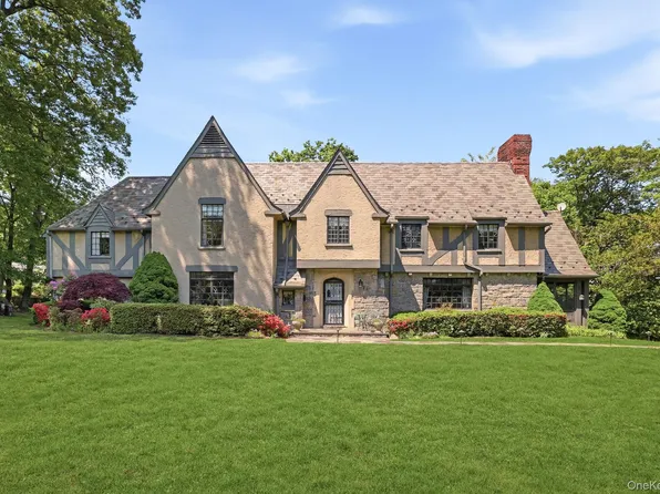 14 Overhill Road, New Rochelle, NY 10804