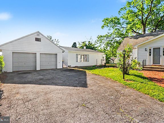 5th image of 105 Oak Hill Dr