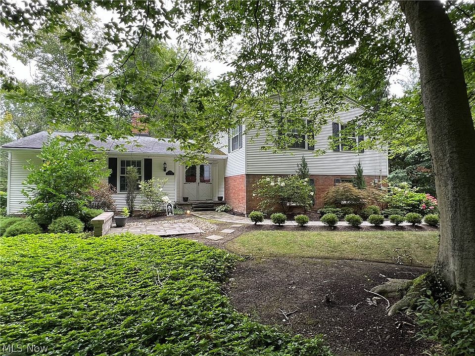 1st image of 733 Oakwood Dr
