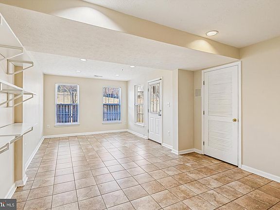 2nd image of 1456 Pangbourne Way