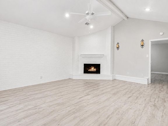 5th image of 9907 Pinehurst St