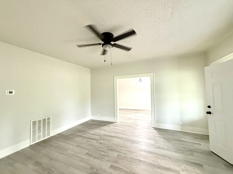 1105 NW Burch St — Photo 8