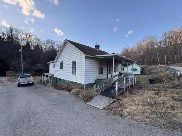 536 Saltwell Rd, Shinnston, WV 26431