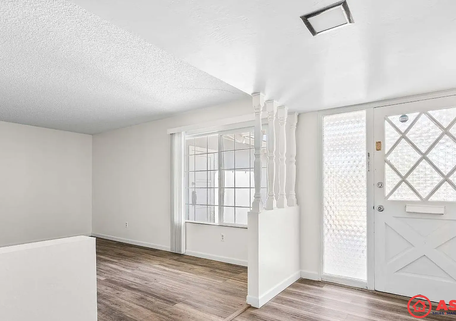 Spacious 4BD/2BA Home in 93309 Solar Powered, Utilities Included! — Photo 4