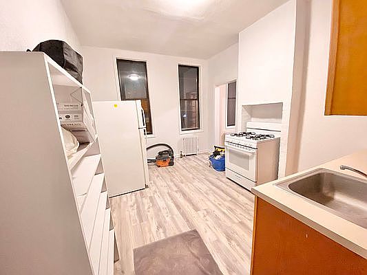 5th image of 12-13 Astoria Blvd #C