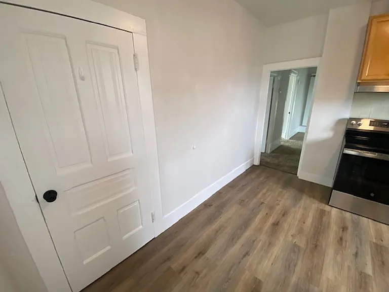 542 Pine Ave — Photo 19