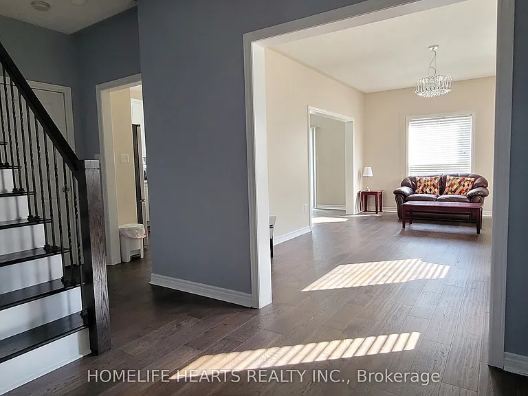 43 Turquoise Cres — Photo 4
