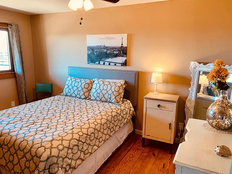 135 Mulberry Ln #4 — Photo 2