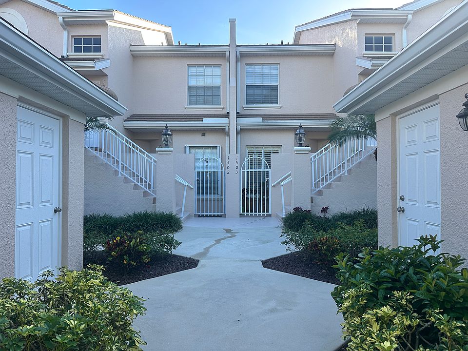 Coach house condo's entrance view