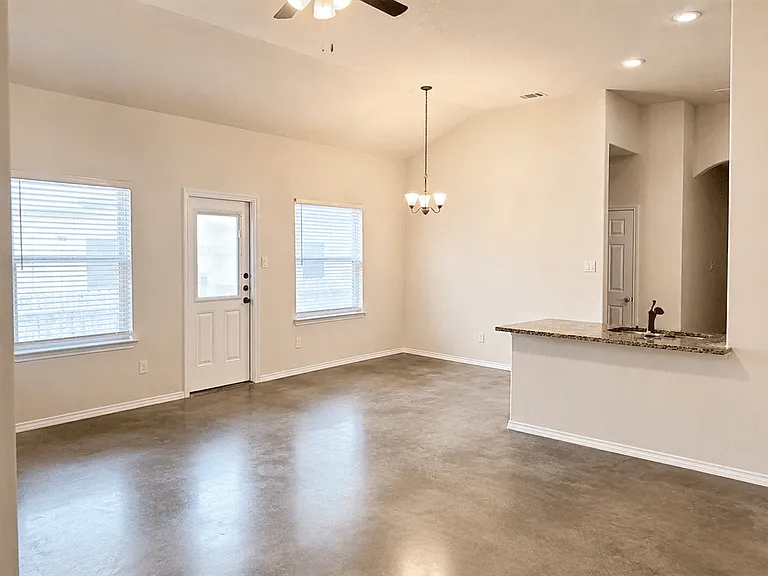 343 Emma Dr #343 — Photo 4