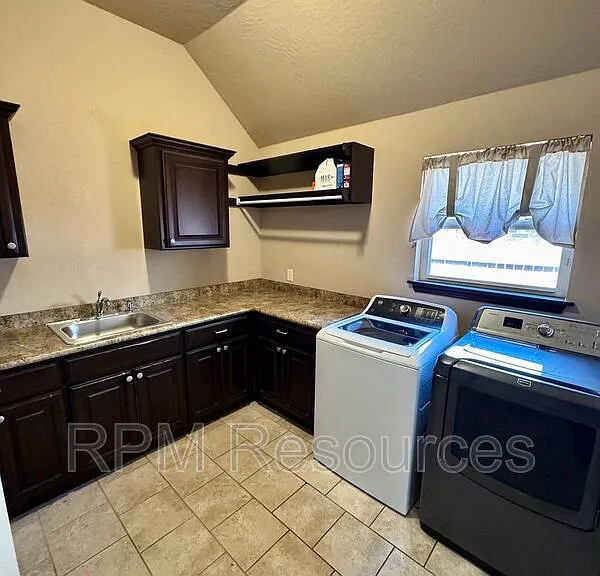 3121 SW 136th Ter — Photo 29