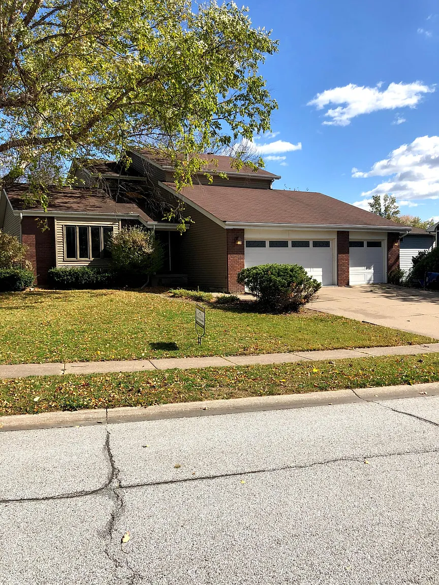4685 Lindbergh Dr photo 1