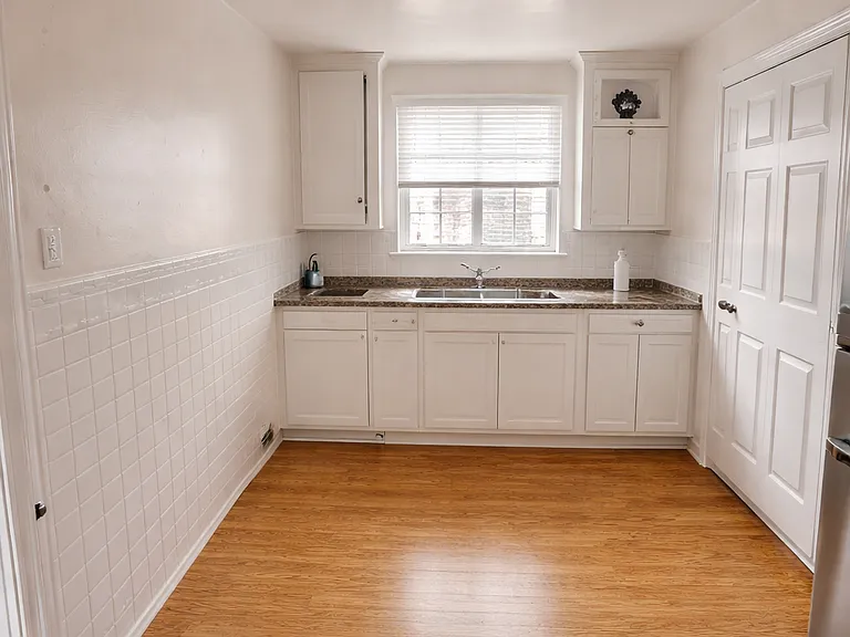 14140 Fairmount Dr #1 — Photo 3