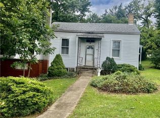 992 McCoy Rd, Mc Kees Rocks, PA 15136