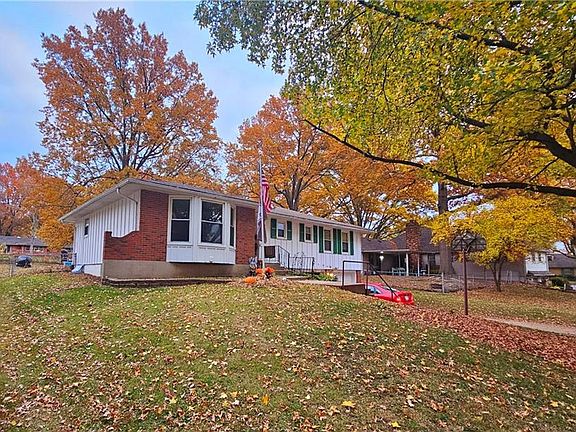 3rd image of 6411 Hardy Ave