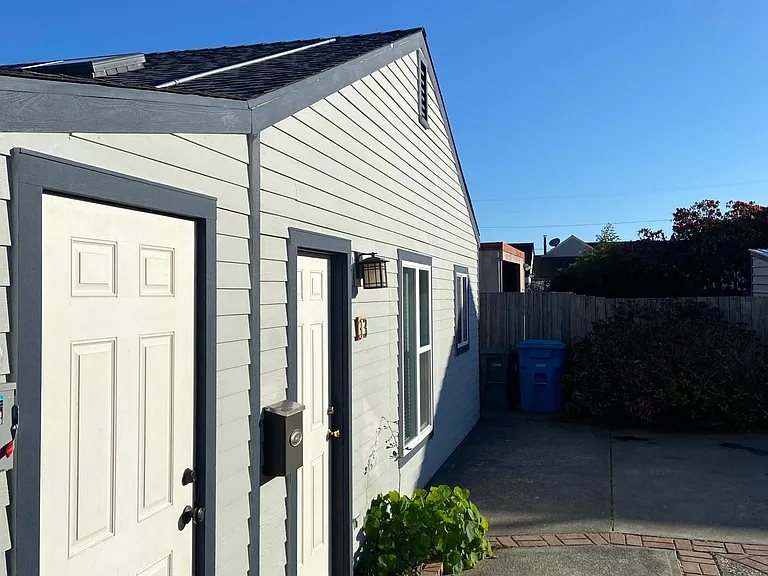 2511 J St — Photo 16