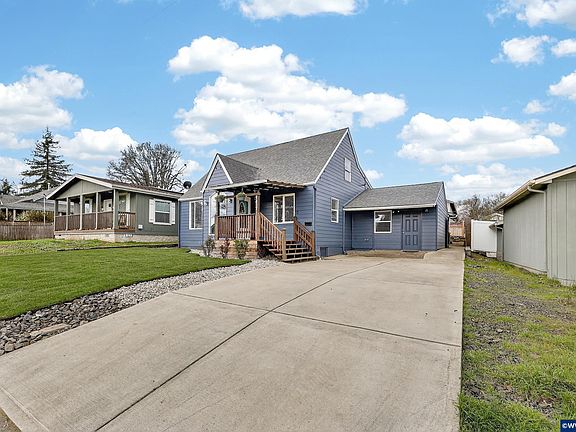 2nd image of 1437 SW 10th St