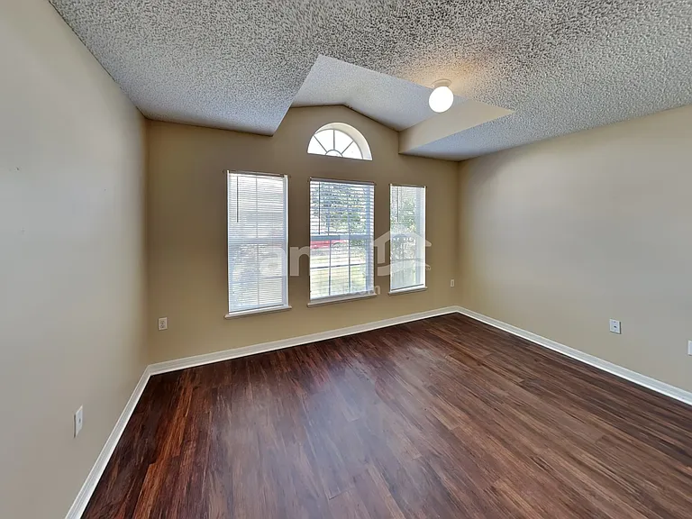 2032 Corner Glen Dr — Photo 15