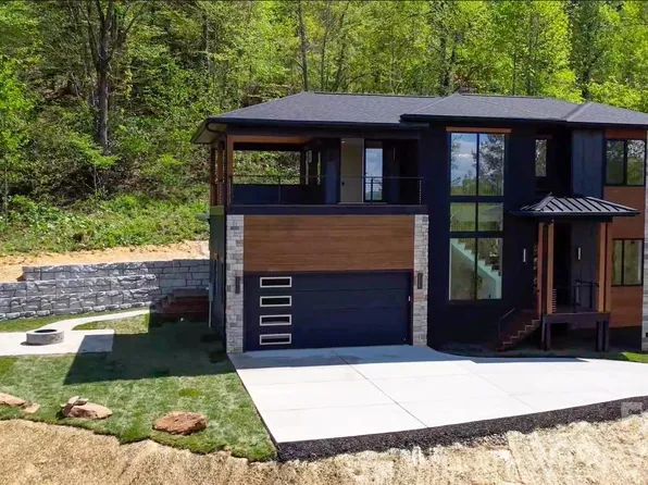 134 View Ridge Pkwy, Leicester, NC 28748