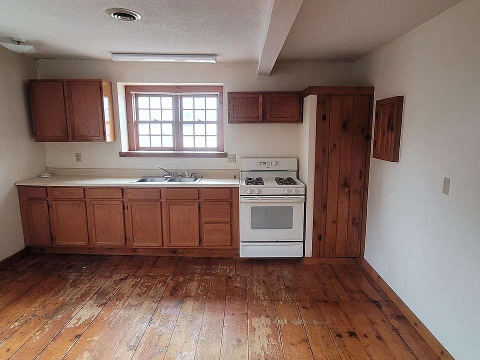 50 Main St 7, Hinsdale, NH 03451 Zillow