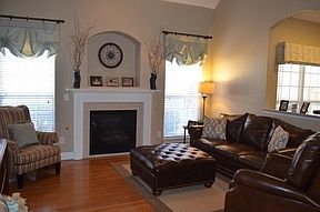 3rd image of 609 Scenic Oak Dr