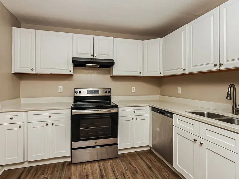 1887 Sunset Pl — Photo 7