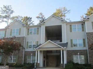 1301 Fairington Ridge Cir, Lithonia, GA 30038