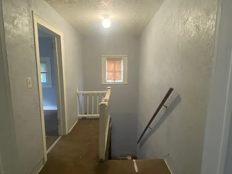 1219 N High St — Photo 13