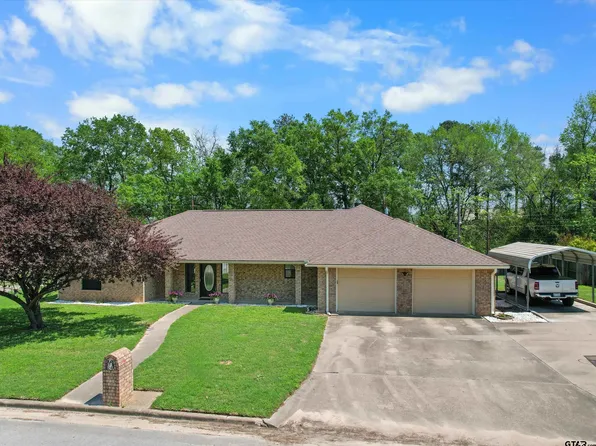 140 Hollybrook St, Gilmer, TX 75644