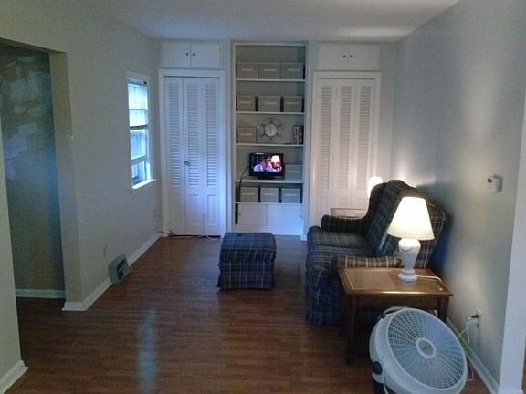 5th image of 9427 Elmwood St