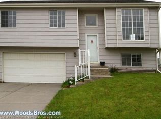 2948 NW 8th St, Lincoln, NE 68521