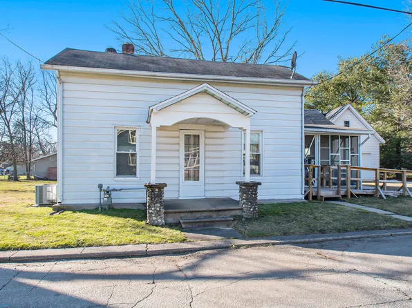 1502 N 12th St, Niles, MI 49120