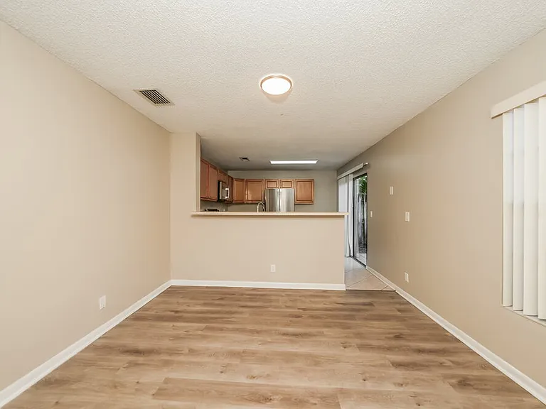 1725 Shoreside Cir — Photo 8