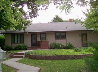 2014 Parkway Dr, Manhattan, KS 66502