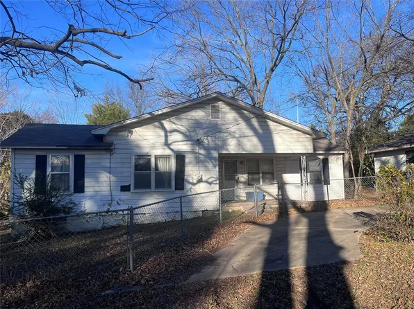 513 W Rankin Ave, Checotah, OK 74426