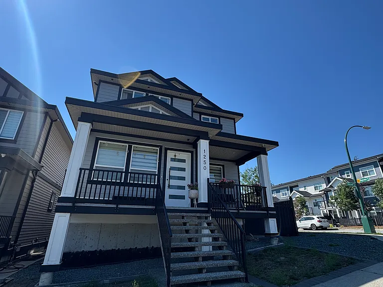 1250 Mitchell St — Photo 30