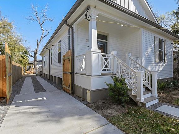 2nd image of 2143 Stephen Girard St