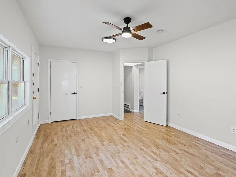 2451 Albany St — Photo 10