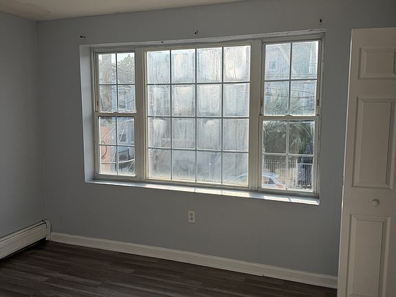 4th image of 335-343 Sanford Ave #2R