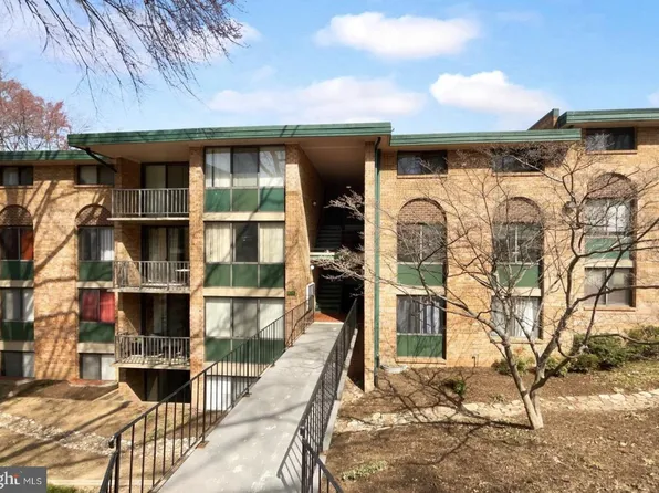 519 N Armistead St APT T1, Alexandria, VA 22312